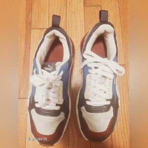 Puma Men's Blue and White Sneakers